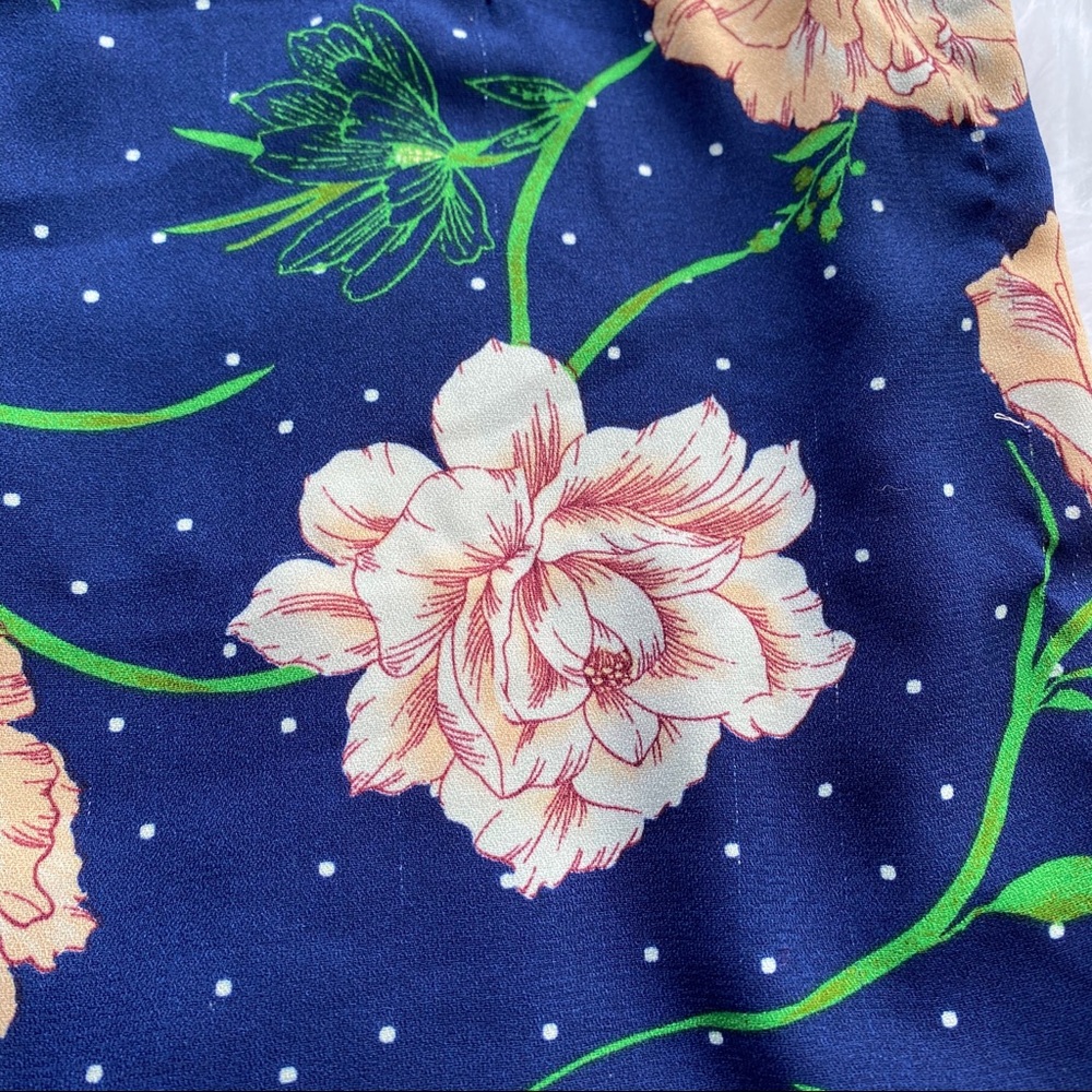 Forever21 blue floral romper size small - Picture 7 of 10